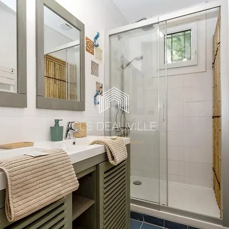 Bois Corail Maison De Jardin, Vue & بيت للعطل *