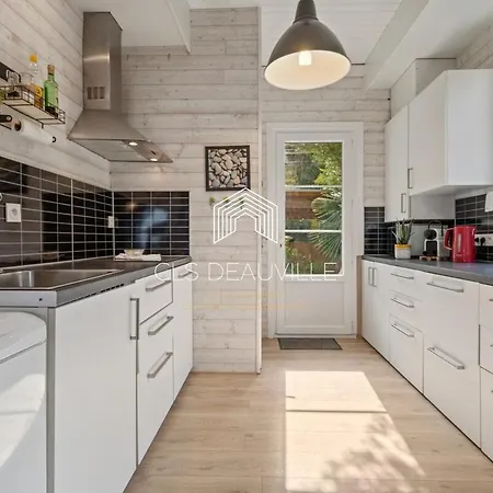 Bois Corail Maison De Jardin, Vue &